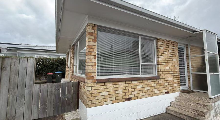  at 2/15 Heretaunga Avenue, Onehunga, Auckland City, Auckland