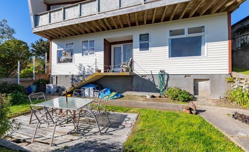  at 6 Ash Grove, Ranui, Porirua