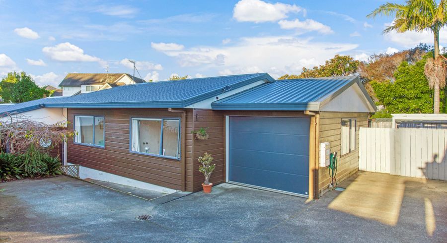  at 3/6A Botany Road, Howick, Manukau City, Auckland