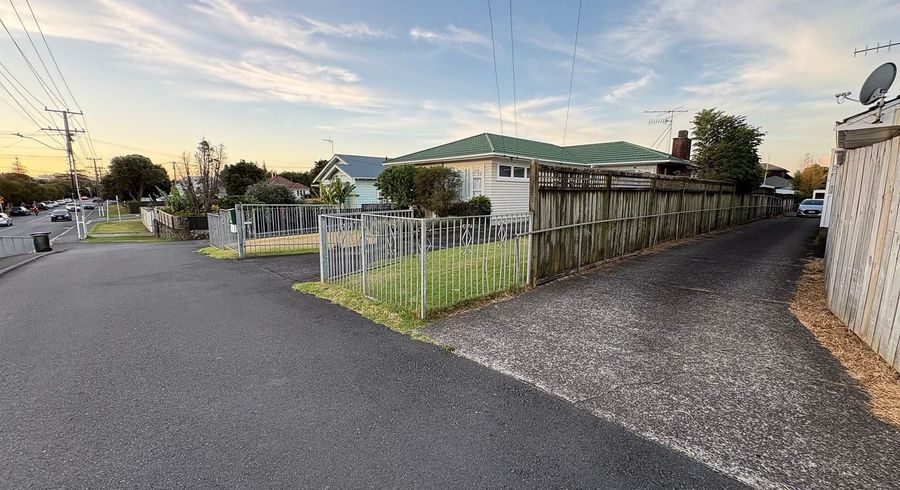  at 2/24 Gavin Street, Ellerslie, Auckland City, Auckland