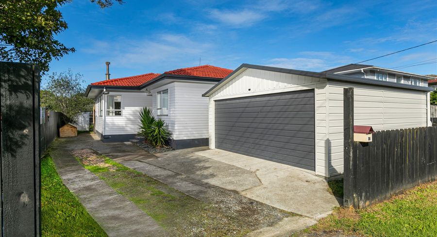  at 34 Birdwood Road, Swanson, Auckland