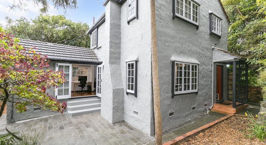  at 19 Torwood Road, Khandallah, Wellington