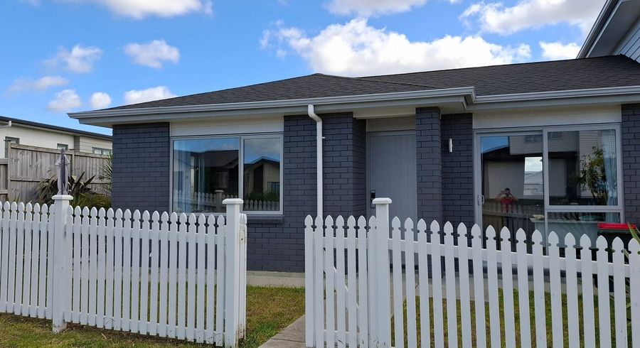  at 10 Hapukupuku Avenue, Beachlands, Manukau City, Auckland