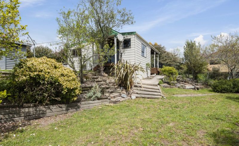  at 11 Windlesham Place, Wakefield