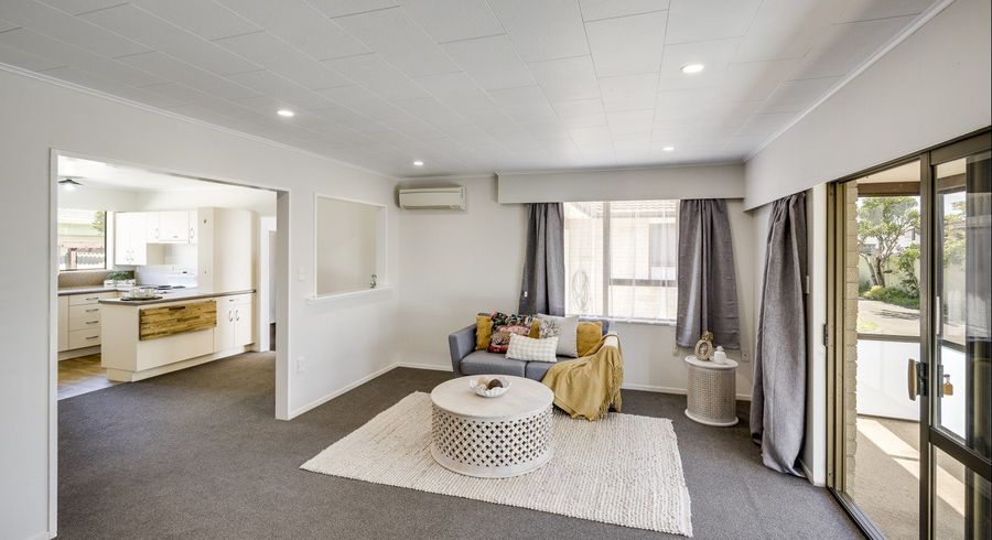  at 2/403 Avenue Road West, Hastings, Hastings