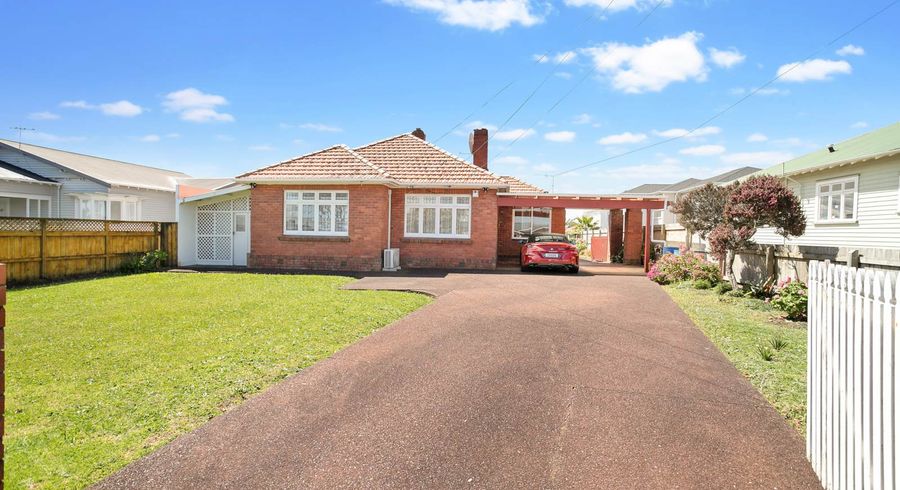  at 17 Jasper Avenue, Mount Roskill, Auckland