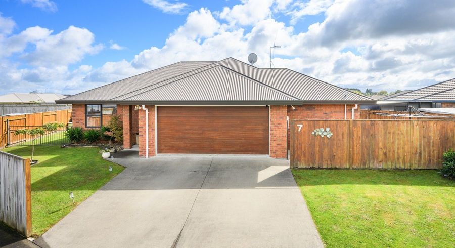  at 7 Medallion Court, Kelvin Grove, Palmerston North