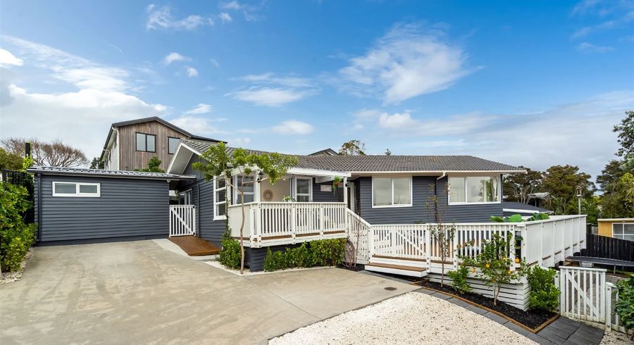  at 25 Weatherly Road, Torbay, Auckland