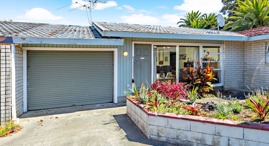  at 2/24 Central Avenue, Papatoetoe, Auckland