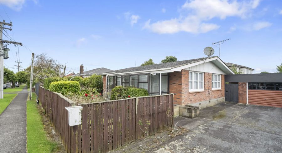  at 2/1 Hamilton Road, Papatoetoe, Manukau City, Auckland