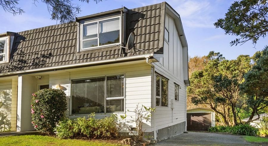  at 2/200 Dowse Drive, Maungaraki, Lower Hutt, Wellington