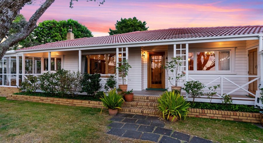  at 10 Beresford Street, Bayswater, North Shore City, Auckland