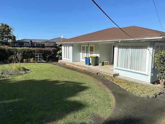  at 21 Monarch Avenue, Glenfield, North Shore City, Auckland