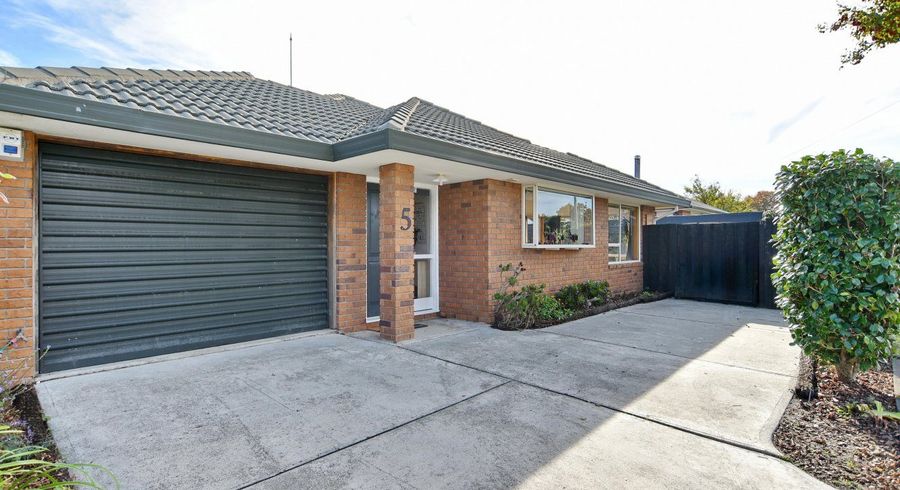  at 2/5 Rossiter Avenue, Redwood, Christchurch