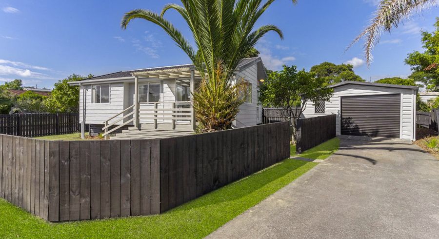  at 9 Taioma Crescent, Te Atatu Peninsula, Auckland