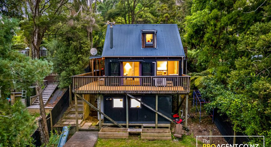  at 138 Laingholm Drive, Laingholm, Auckland