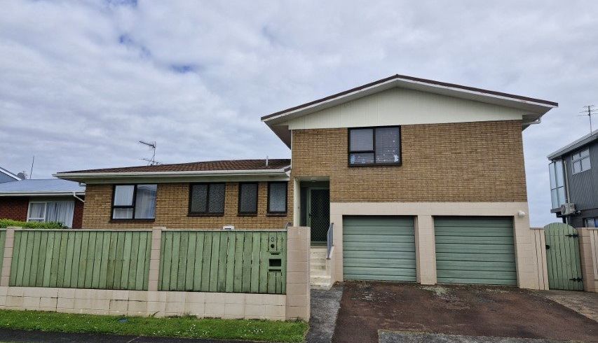  at 6 Carver Place, Lynmouth, New Plymouth