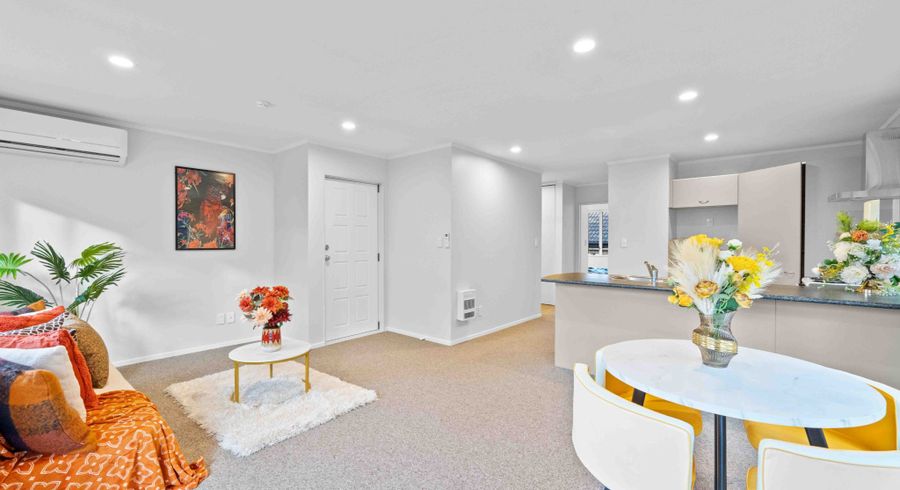  at 33 Regents Park Place, Westgate, Auckland