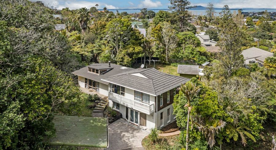  at 806 Beach Road, Browns Bay, Auckland