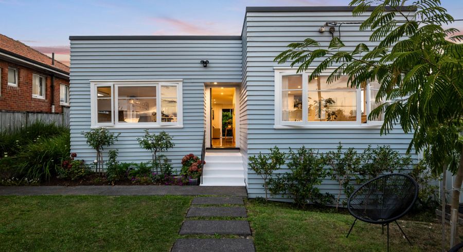  at 10 Coronation Street, Belmont, North Shore City, Auckland