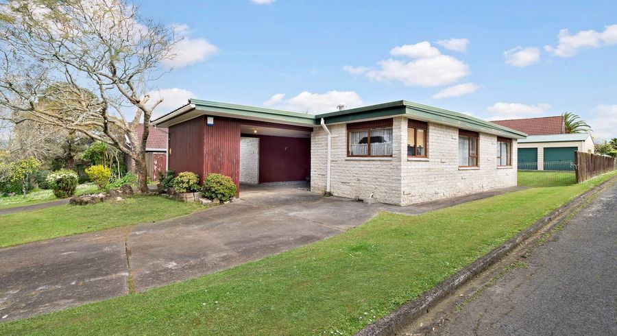  at 32 Takapu Street, Henderson, Auckland