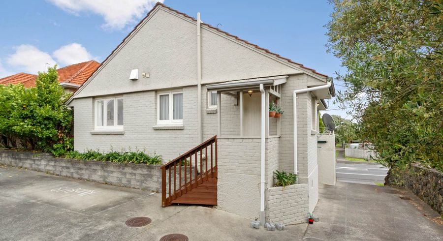  at 878 Dominion Road, Mount Eden, Auckland