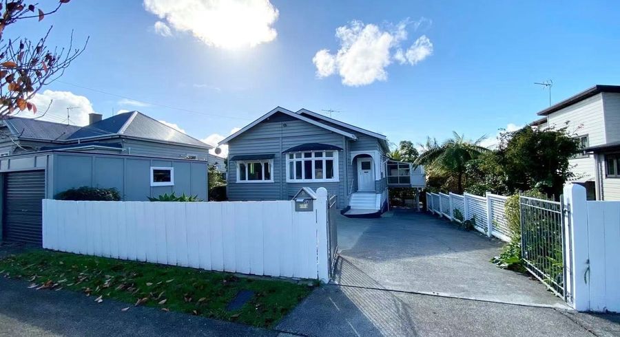  at 5 Bannerman Road, Morningside, Auckland