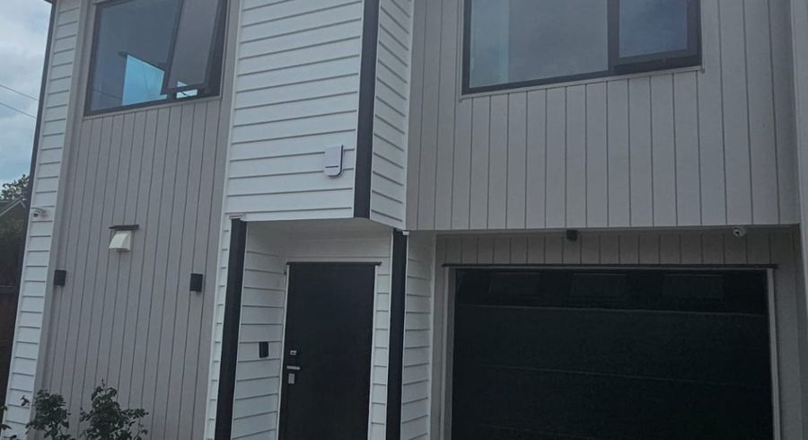  at 83a Hutchinsons Road, Bucklands Beach, Manukau City, Auckland