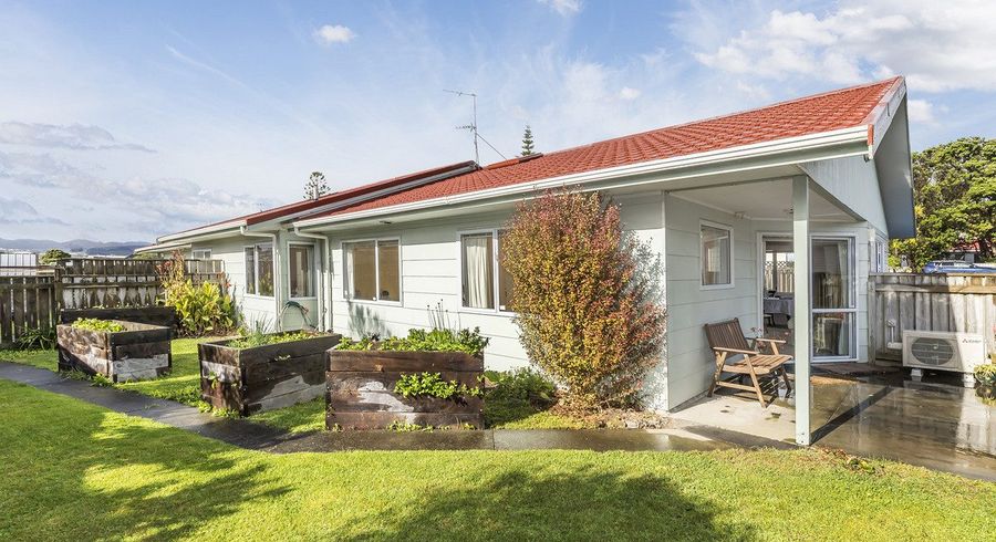  at 4/63 Main Road, Titahi Bay, Porirua, Wellington