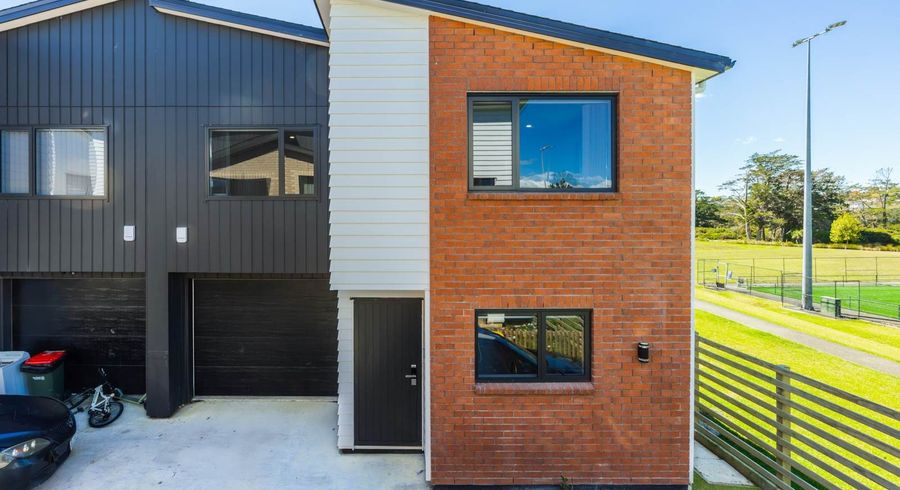  at 100F Seymour Road, Sunnyvale, Waitakere City, Auckland