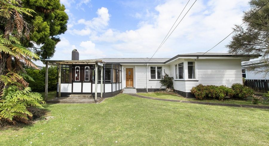 at 4 Gwendoline Place, Glenview, Hamilton, Waikato