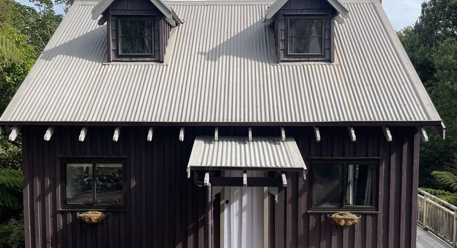  at Onetangi, Waiheke Island, Auckland