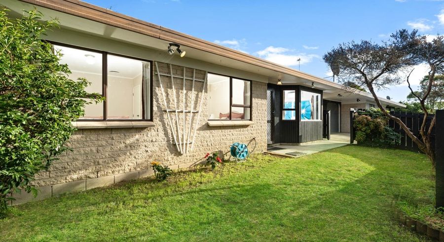  at 4/11 Koromiko Street, New Lynn, Waitakere City, Auckland