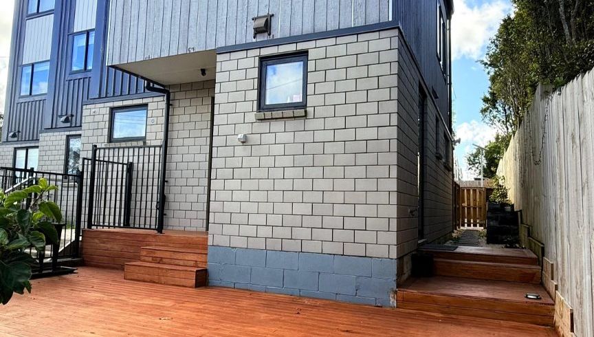  at 1/241 Don Buck Road, Massey, Waitakere City, Auckland