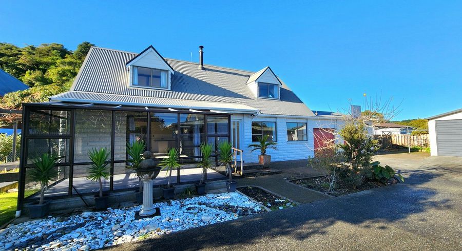  at 22 Loris Place, Karoro, Grey, West Coast