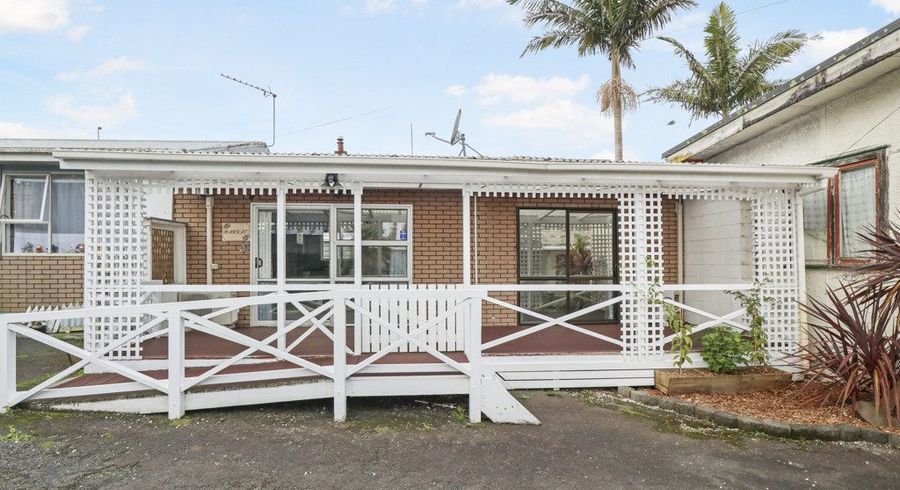  at 2/37 Hillside Road, Papatoetoe, Auckland
