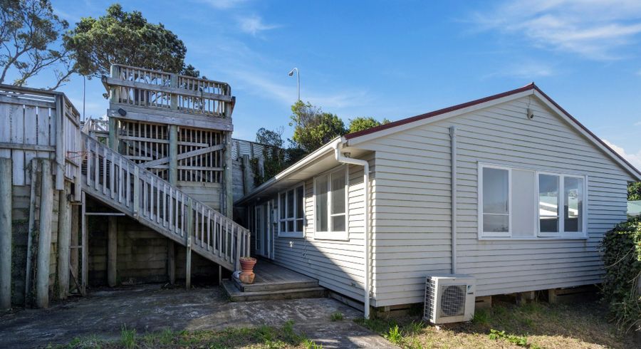  at 43 Stewart Drive, Newlands, Wellington