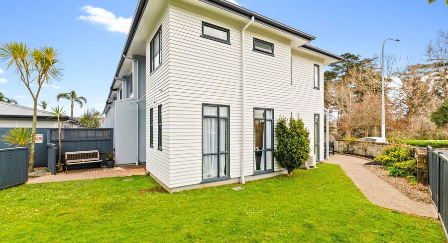  at 83/2 Armoy Drive, East Tamaki, Manukau City, Auckland