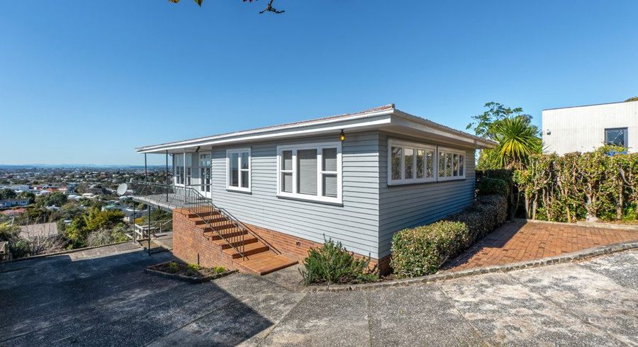  at 21 Speedy Crescent, Hillcrest, North Shore City, Auckland
