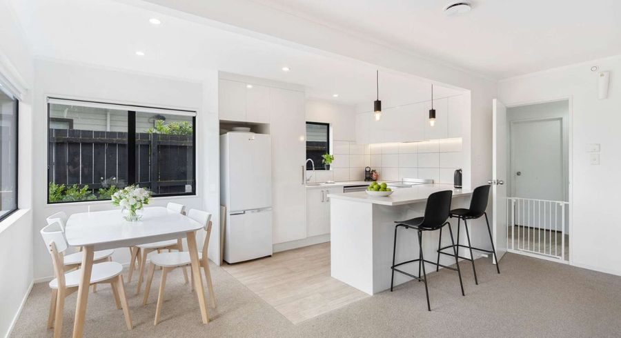  at 2/42 Eaglehurst Road, Ellerslie, Auckland