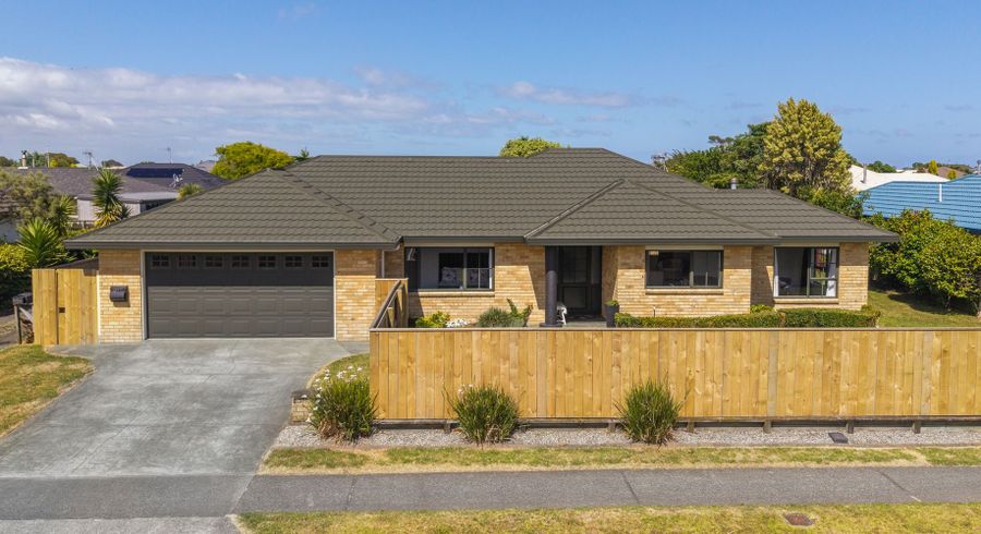  at 136 Guildford Drive, Paraparaumu Beach, Paraparaumu