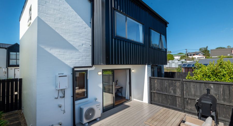 at 2/36 Kaipatiki Road, Glenfield, North Shore City, Auckland