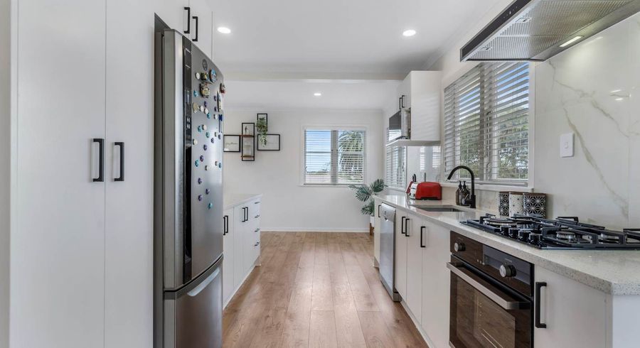  at 35 Fairclough Road, Beach Haven, North Shore City, Auckland