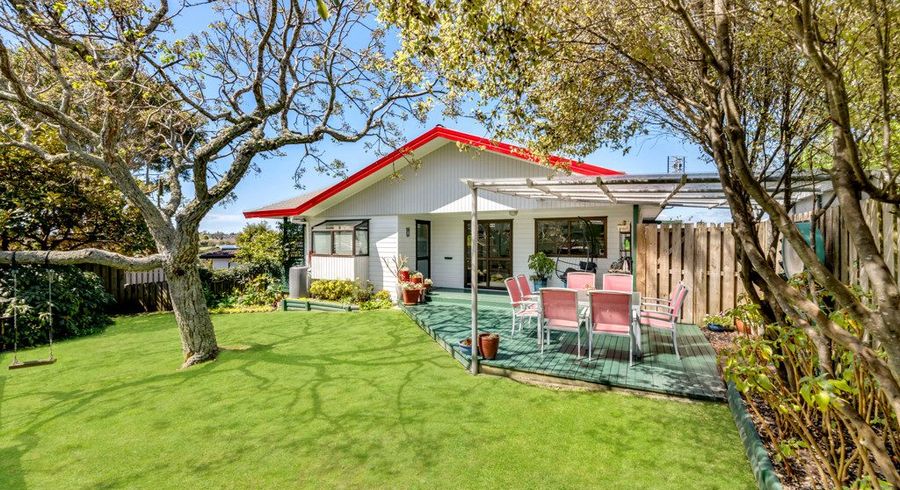  at 25 Sandgate Avenue, Botany Downs, Auckland