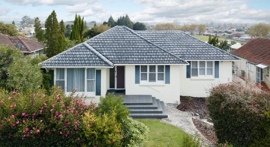  at 56 Forest Lake Road, Forest Lake, Hamilton