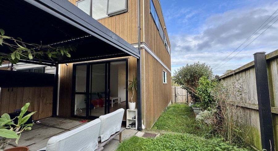  at 4/141 Wallace Road, Mangere Bridge, Auckland