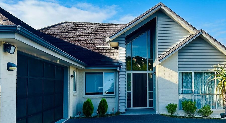  at 5 Catlins Place, Fairview Heights, North Shore City, Auckland