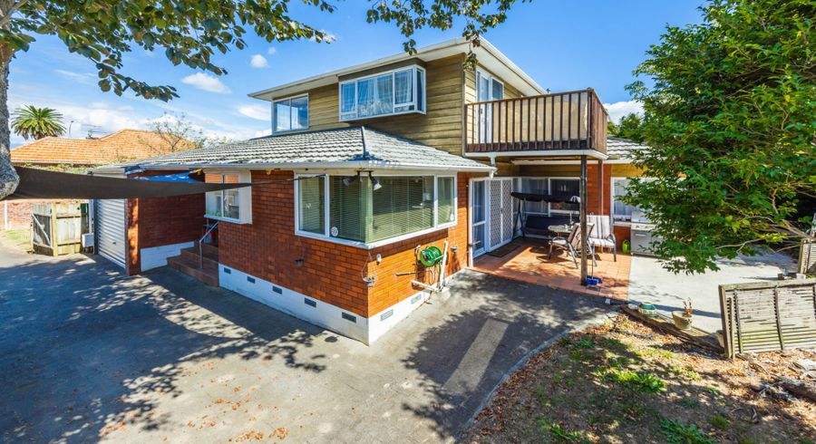  at 2/144 Kolmar Road, Papatoetoe, Auckland