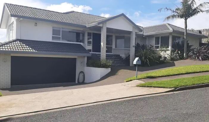  at 52 McCahill Views, Botany Downs, Manukau City, Auckland