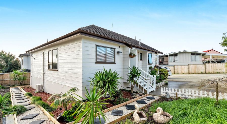  at 66 Hutchinsons Road, Bucklands Beach, Auckland